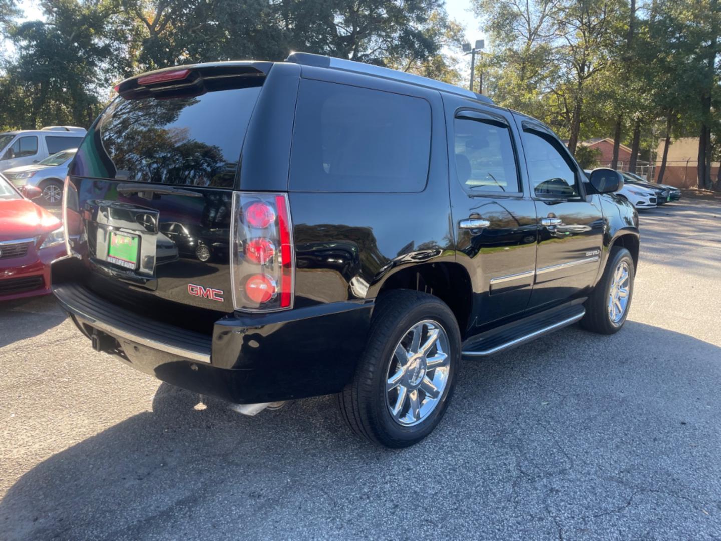 2011 BLACK GMC YUKON DENALI (1GKS2EEFXBR) with an 6.2L engine, Automatic transmission, located at 5103 Dorchester Rd., Charleston, SC, 29418-5607, (843) 767-1122, 36.245171, -115.228050 - Photo#6